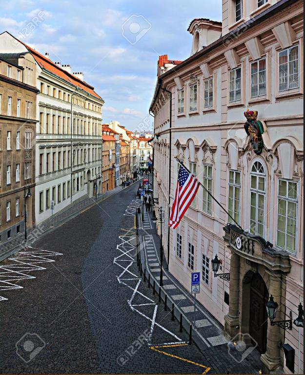 St. Nicolas 5 Star Luxury Home Praha Bagian luar foto